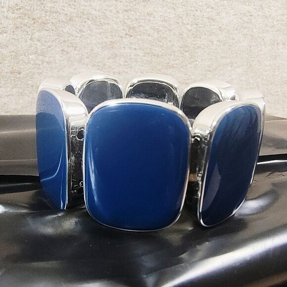 Elegant Silver and Blue Stretch Bracelet - Picture 2 of 4
